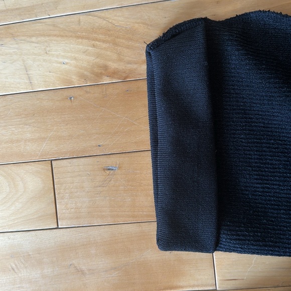 Barely worn urban outfitters sweater - Picture 3 of 3